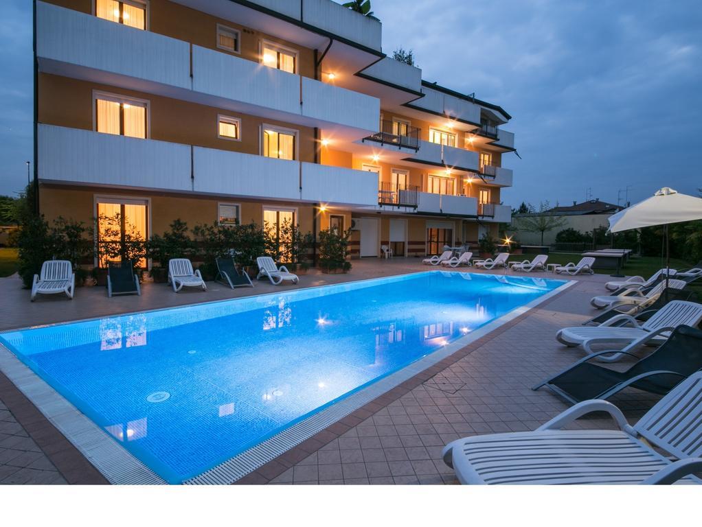 Ferretti Residence Garda Palace Πεσκιέρα ντελ Γκάρντα Εξωτερικό φωτογραφία