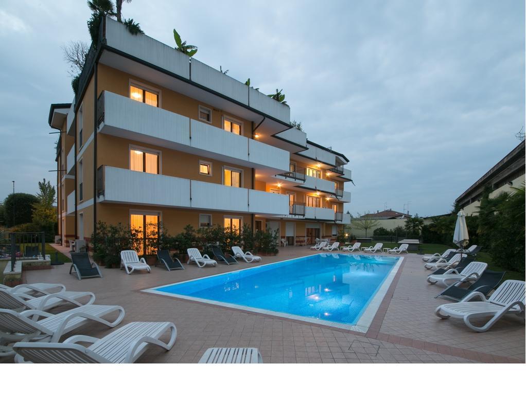Ferretti Residence Garda Palace Πεσκιέρα ντελ Γκάρντα Εξωτερικό φωτογραφία