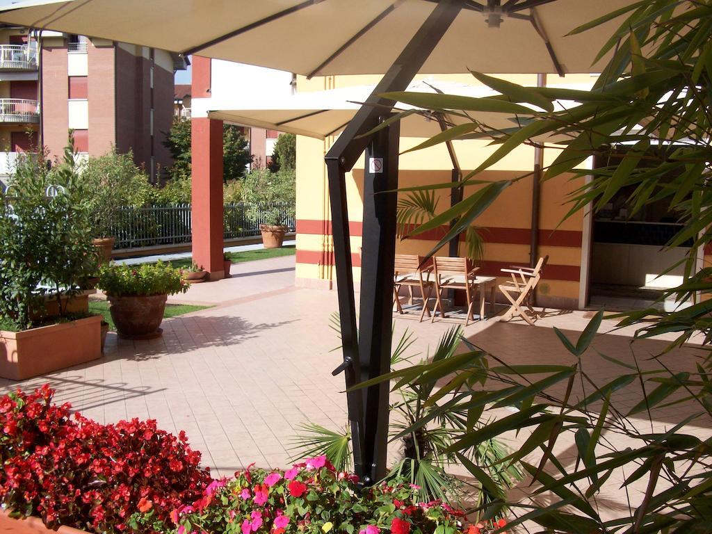Ferretti Residence Garda Palace Πεσκιέρα ντελ Γκάρντα Εξωτερικό φωτογραφία